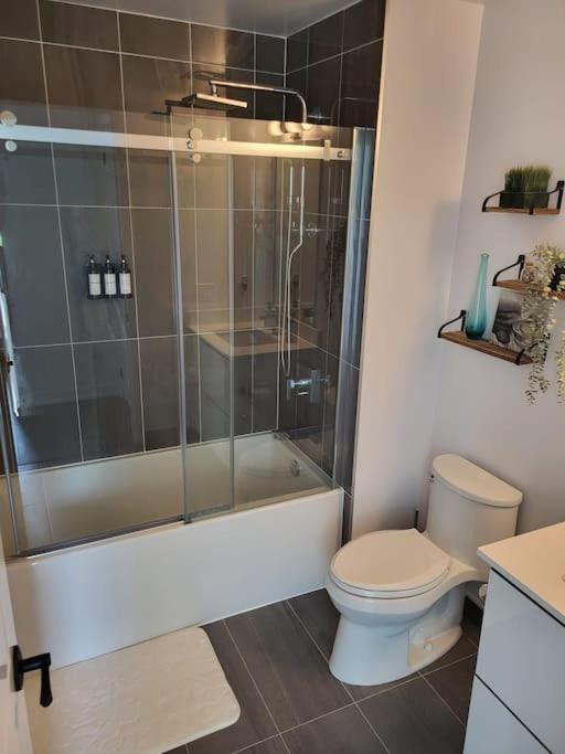 Cozy South View Suite Overlooking The Nature Trail Innisfil エクステリア 写真