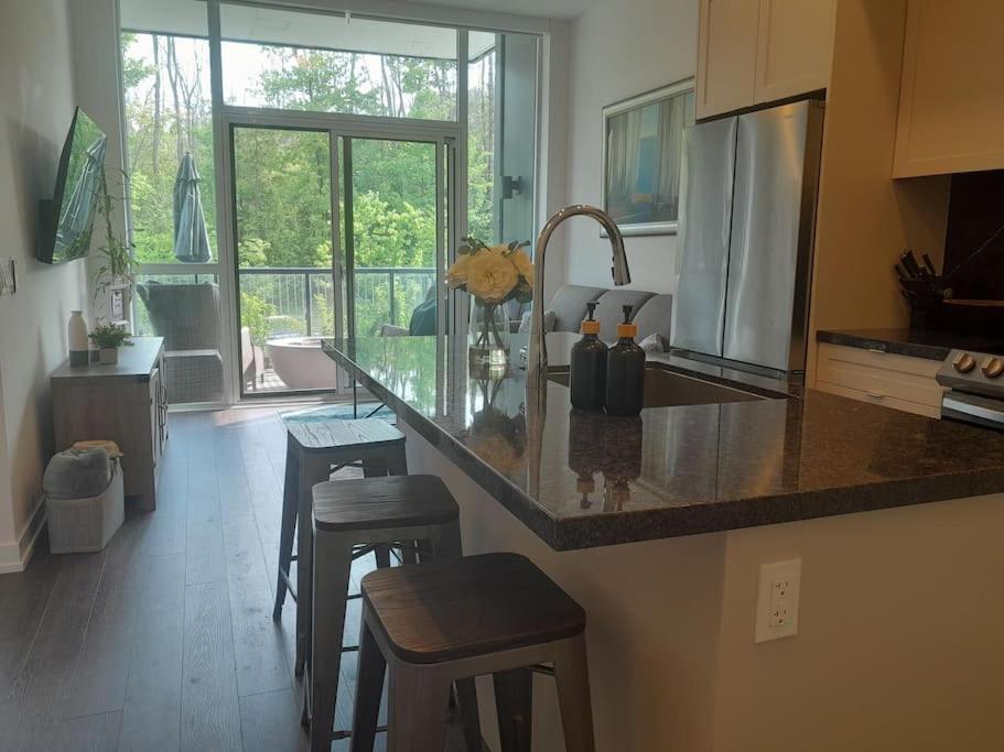 Cozy South View Suite Overlooking The Nature Trail Innisfil エクステリア 写真