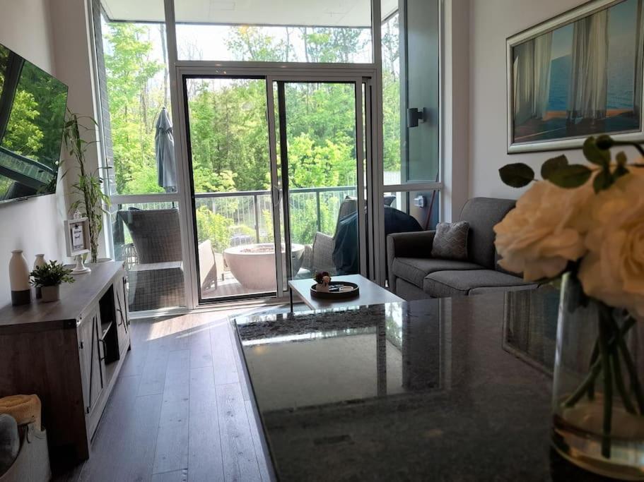 Cozy South View Suite Overlooking The Nature Trail Innisfil エクステリア 写真
