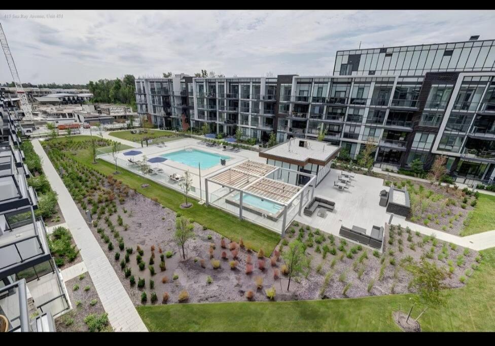 Cozy South View Suite Overlooking The Nature Trail Innisfil エクステリア 写真
